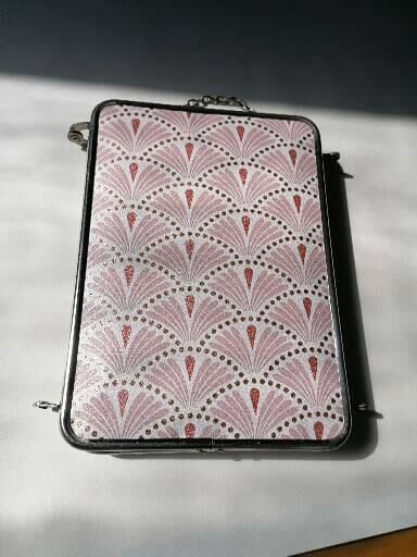 Mirror tryptic barber