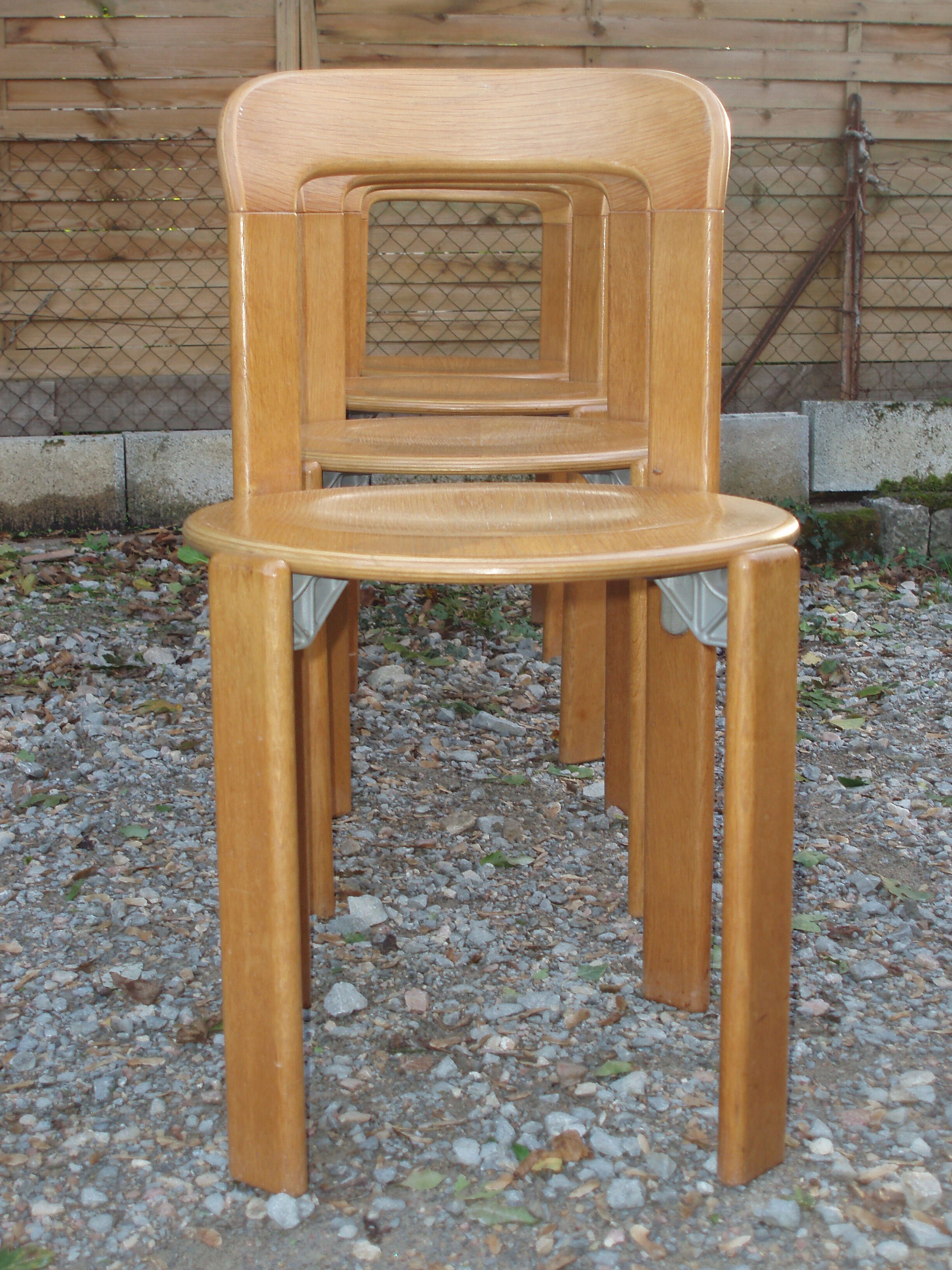 Série de 4 chaises Bruno Rey designer Suisse crée en 1971
