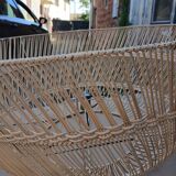Bulky wicker pendant light