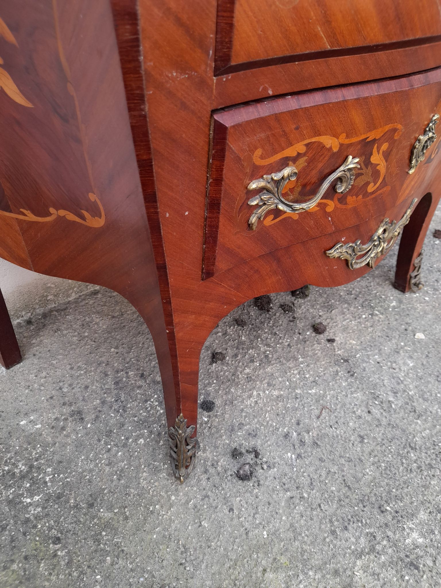 Louis xv style chest of drawers in rosewood marquetry