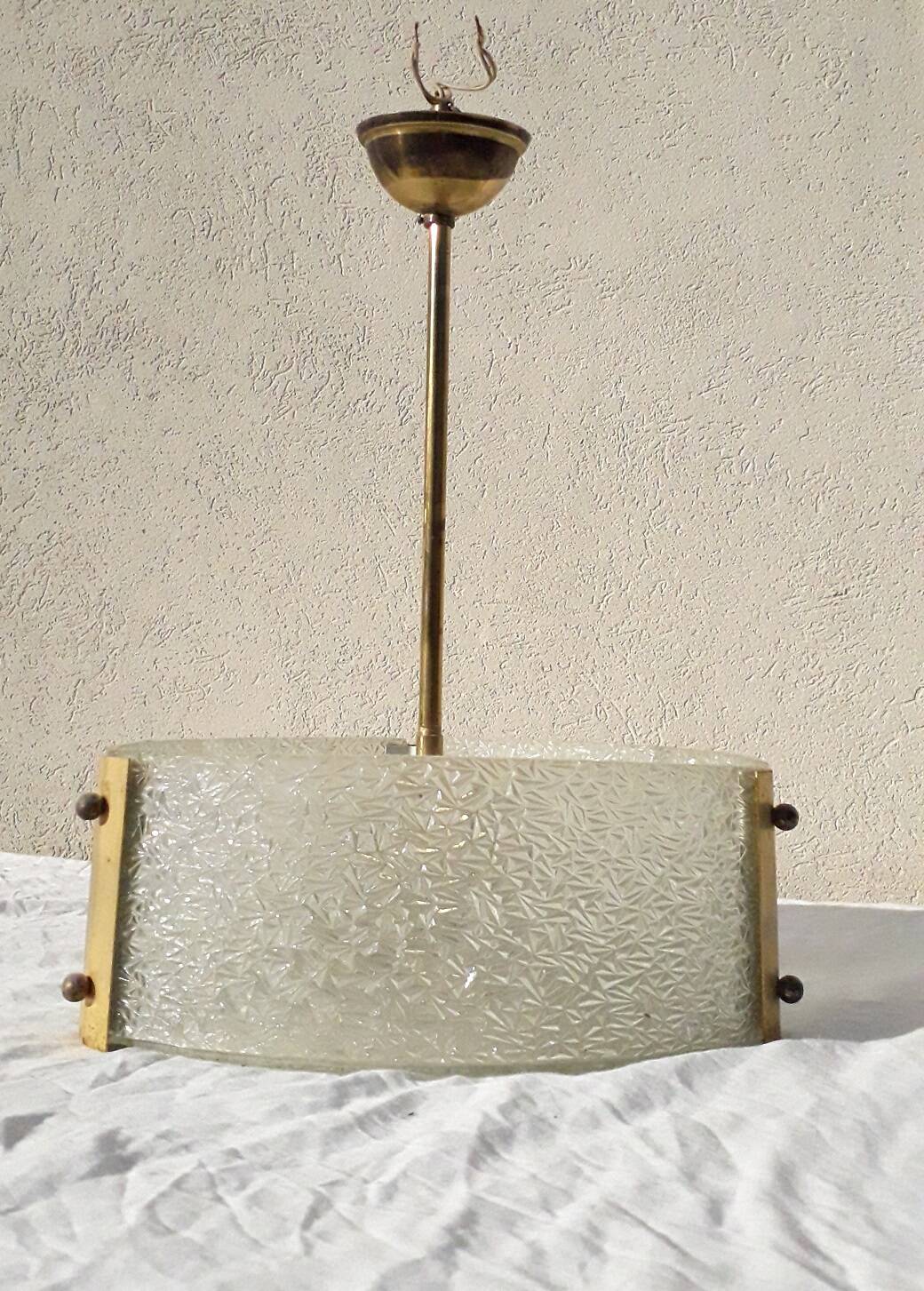 Glass suspension, 70