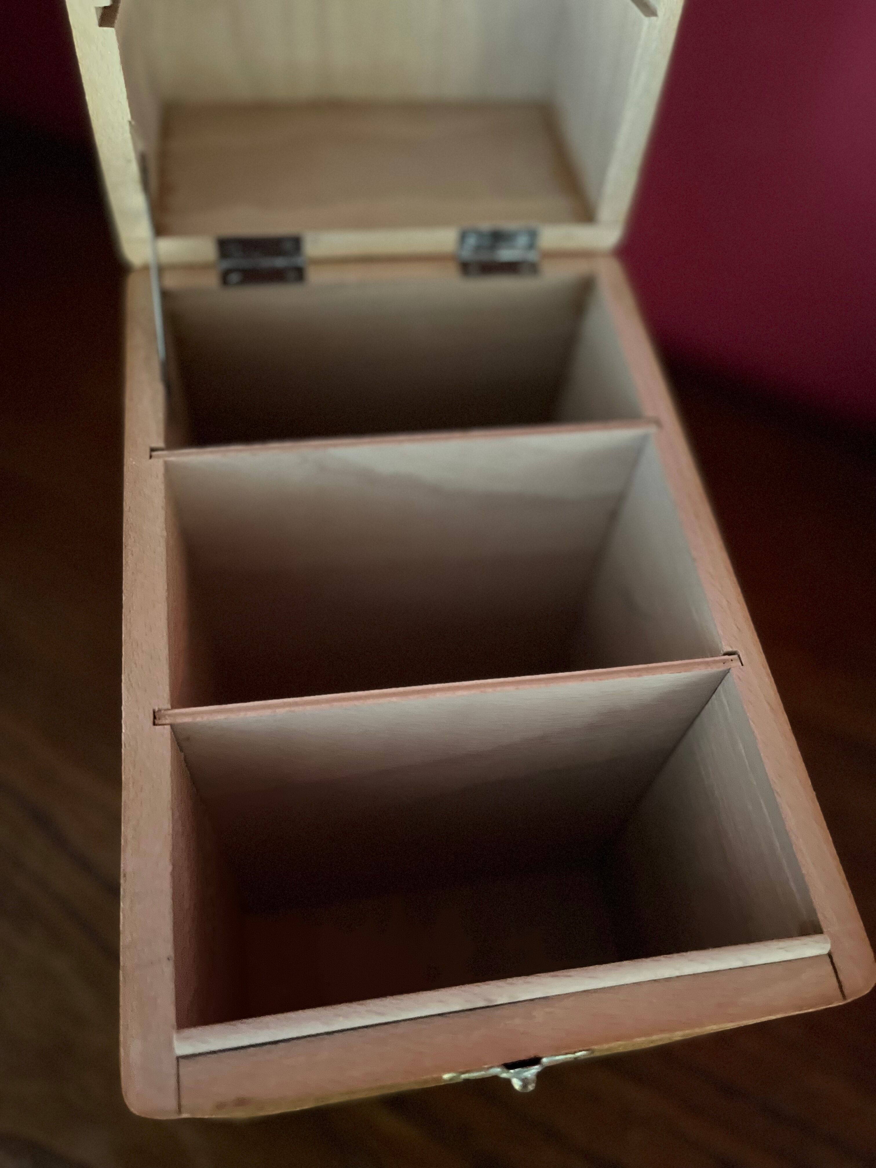 Wooden high box for grading