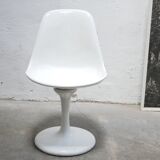 Vintage swivel tulip chair