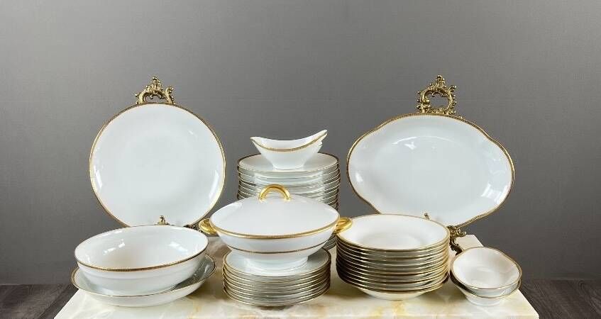 45-piece table service in Limoges porcelain, 20th century