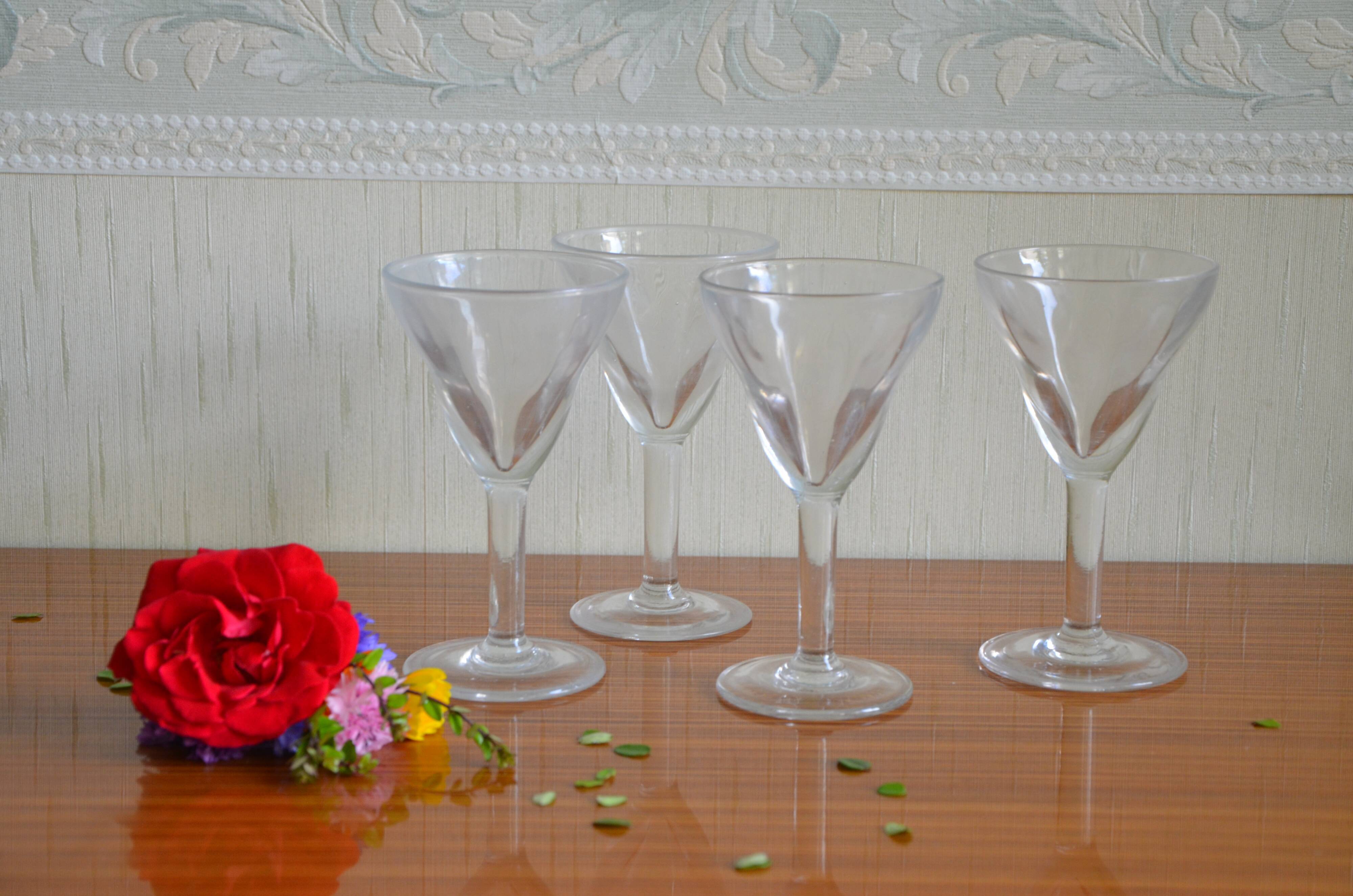 Set of 4 antique glasses