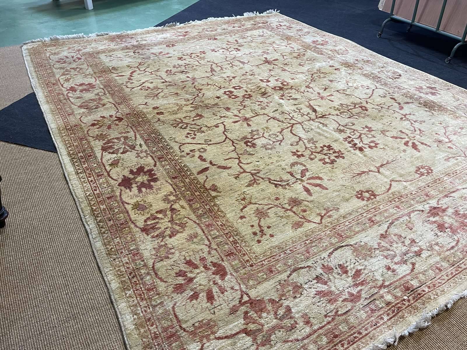 Handmade wool oriental rug - 3m43x2m70