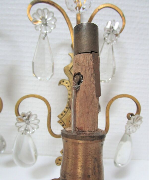 Paire d'appliques bronze doré patiné et pampilles verre début XXème