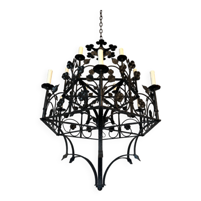 Lustre 12 lumières en fer forgé à décor de trèfles et feuillages