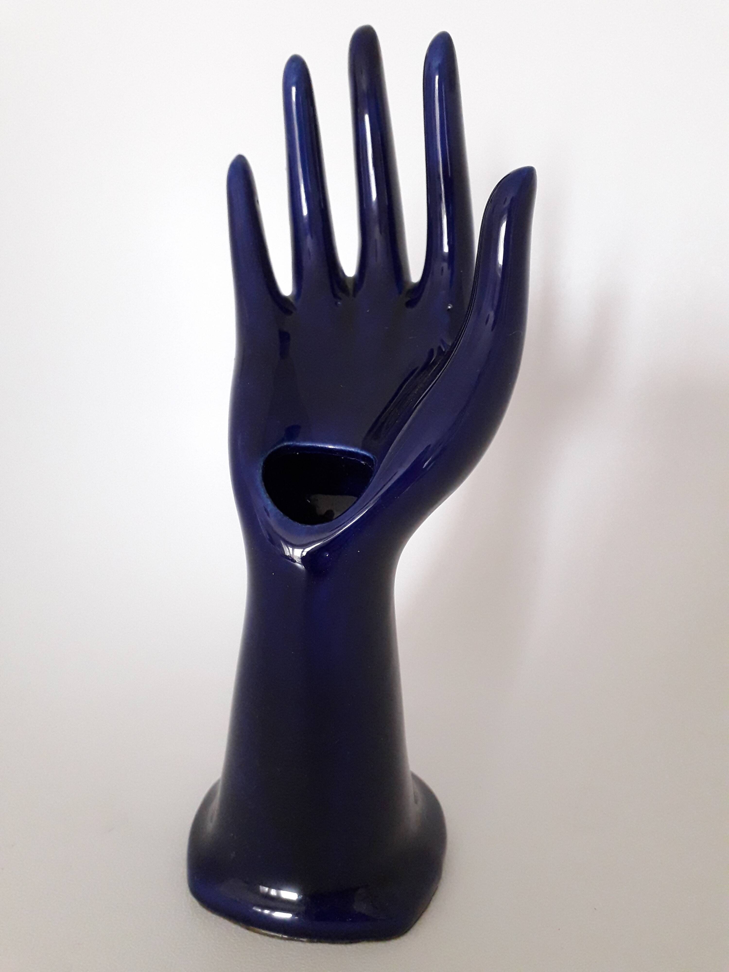 Hand jewelry holder