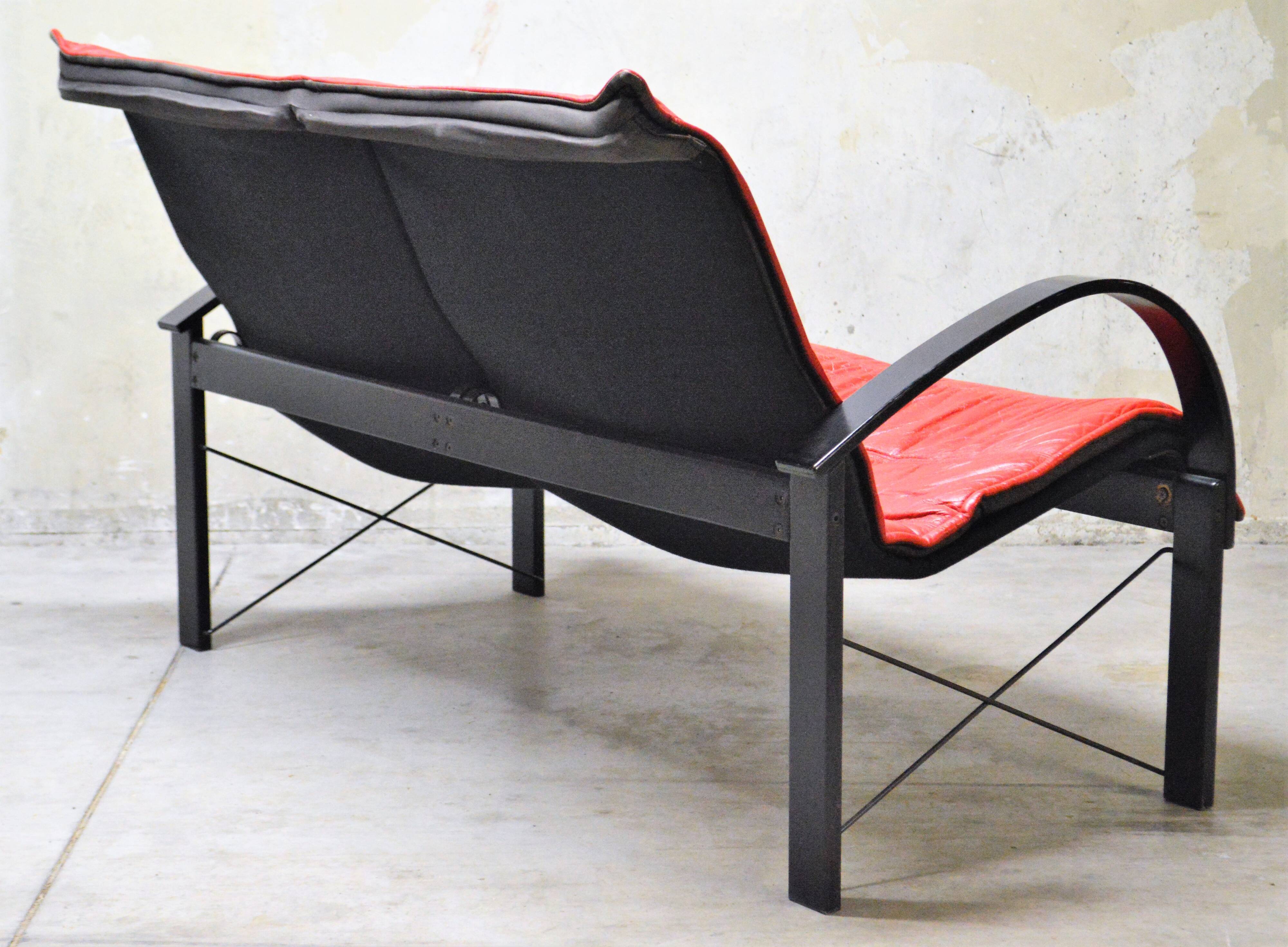 Vintage design sofa from the 80s/90s in leather