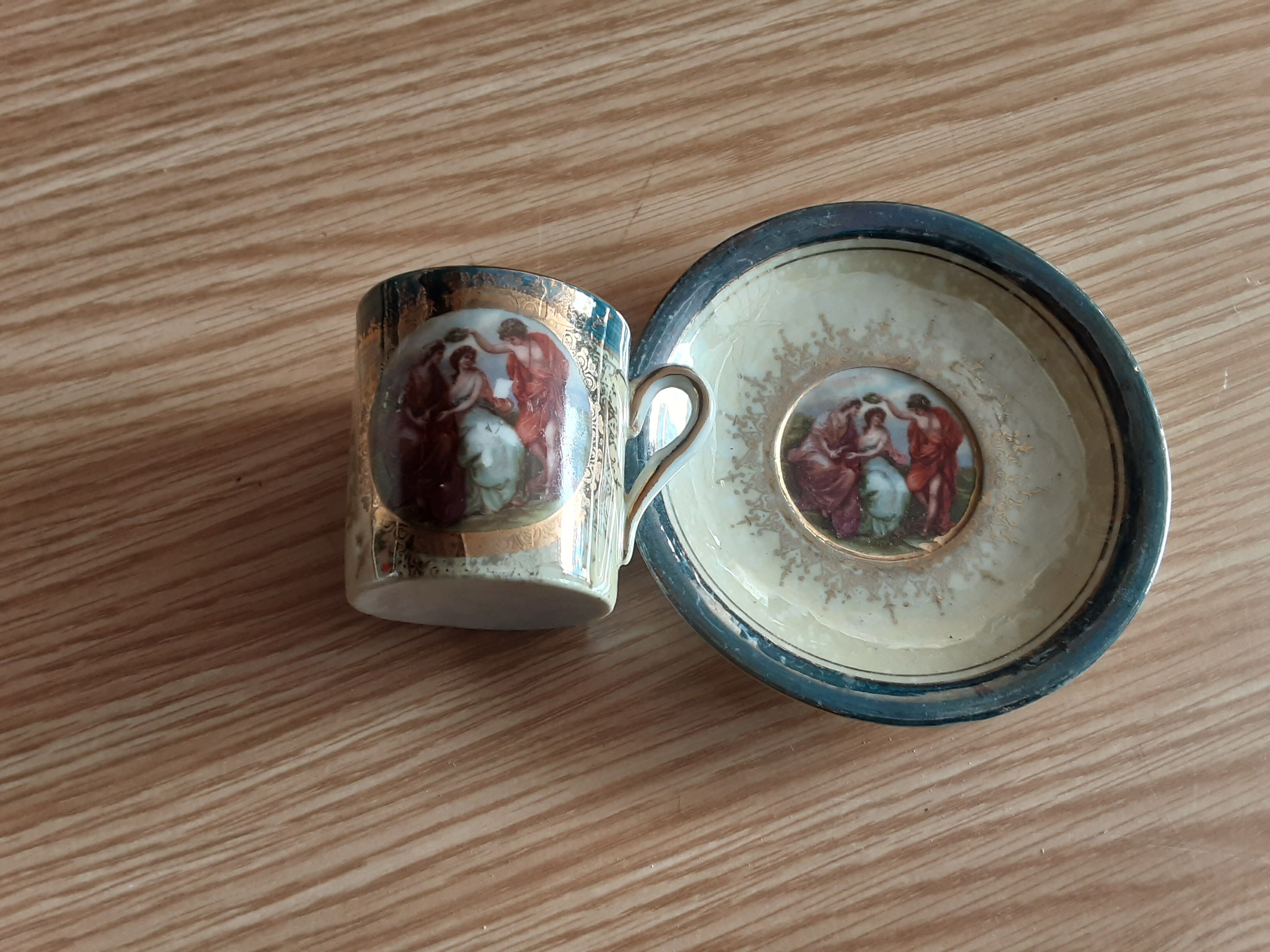Cup and under cup porcelain scenes galantes