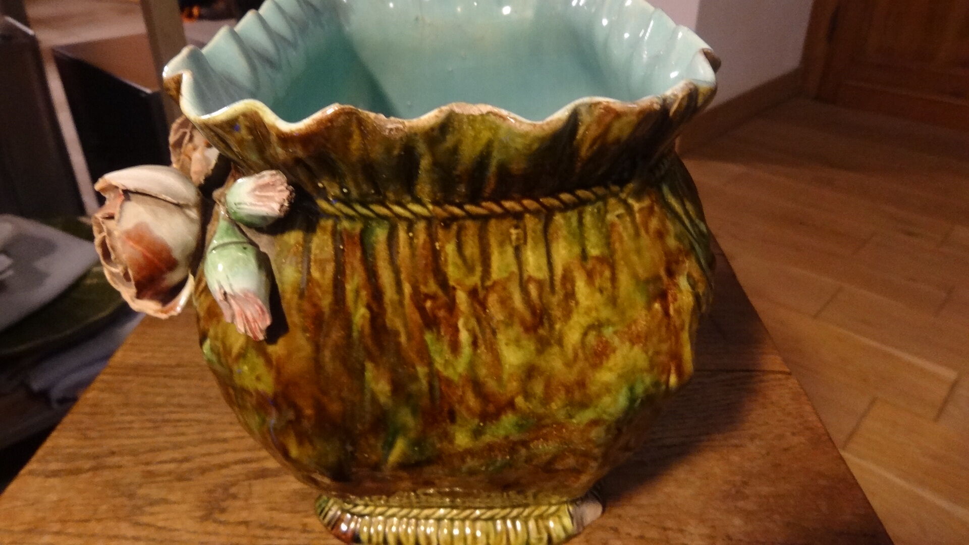 Pot cover pattern flowers in volume slip