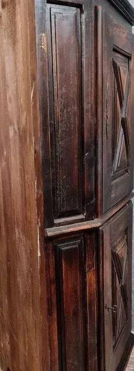 Encoignure rustique style Louis XIII en chêne massif vers 1800