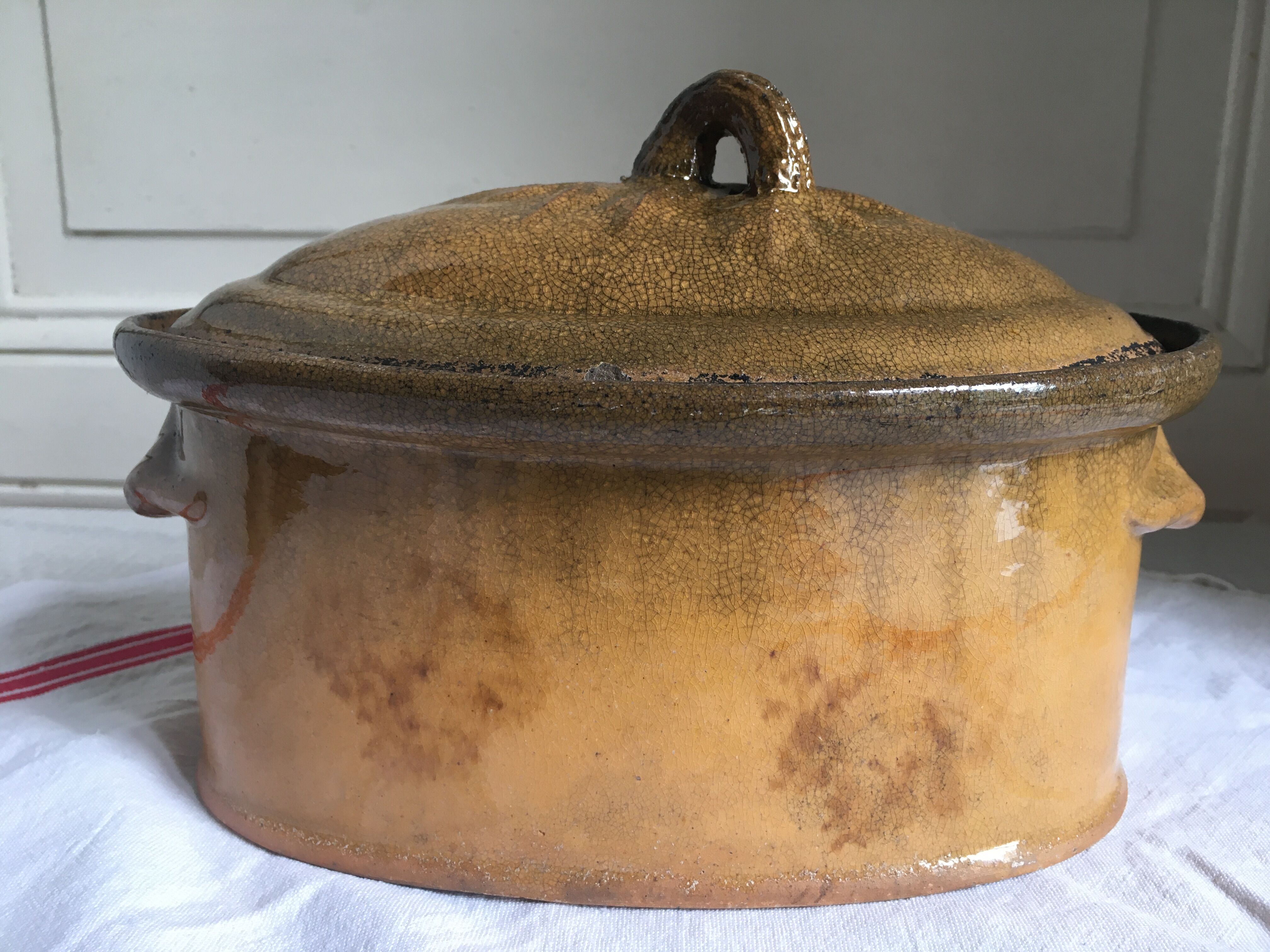 Terrine ancienne ovale en terre cuite émaillée Selency