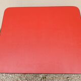 Red side table in Skaï