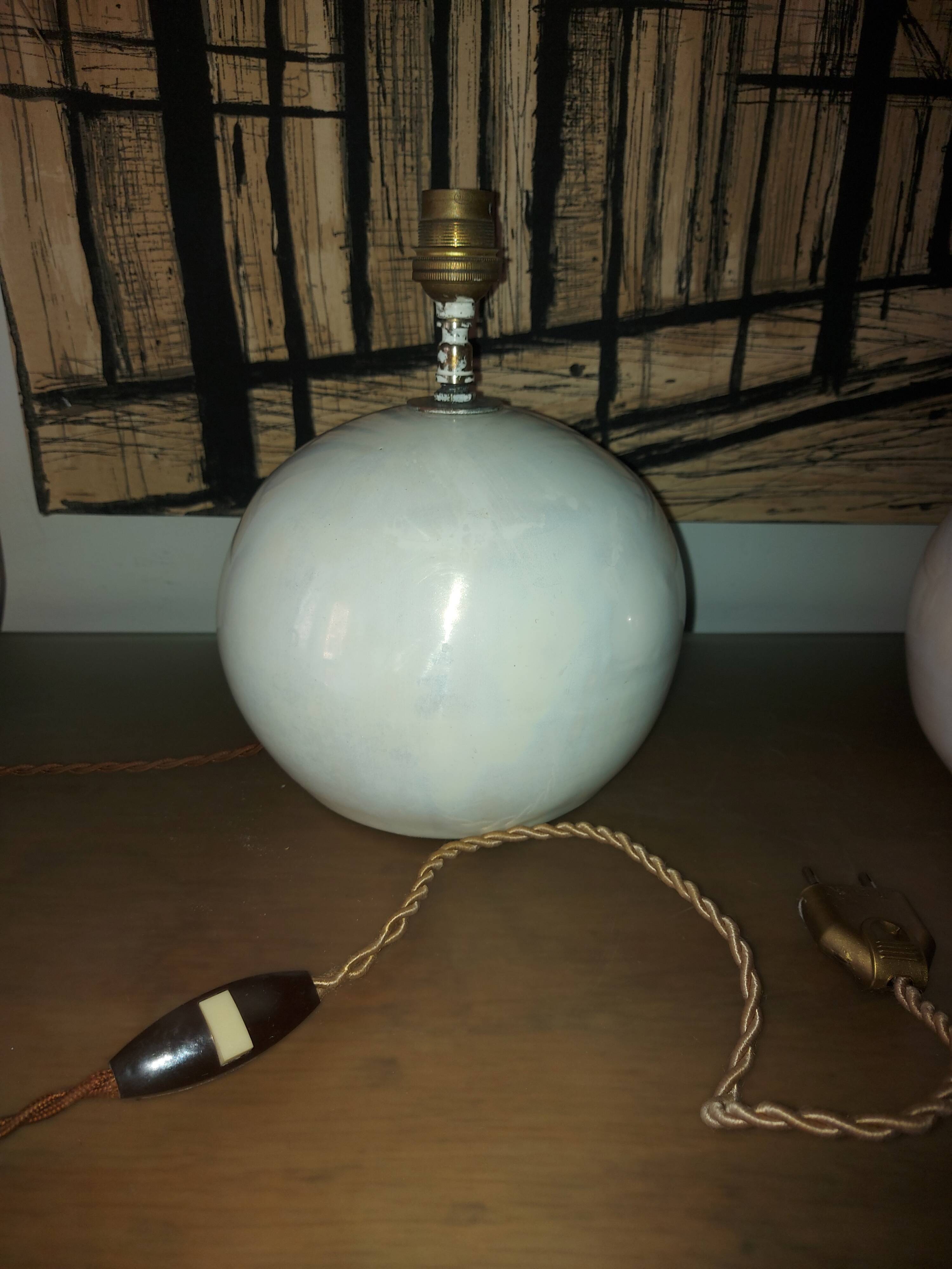 Ceramic lamp foot, iridescent white