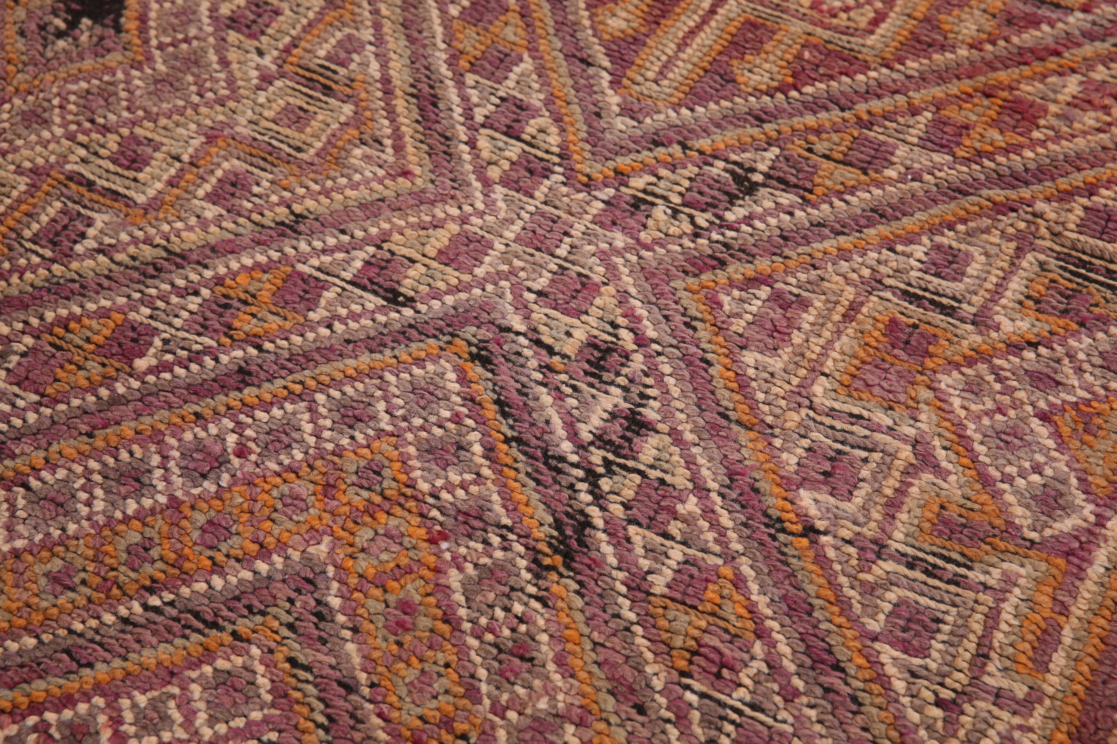 Vintage Beni Mguild Rug 208 x 315 cm - Berber Wool Rug - Moroccan Rug