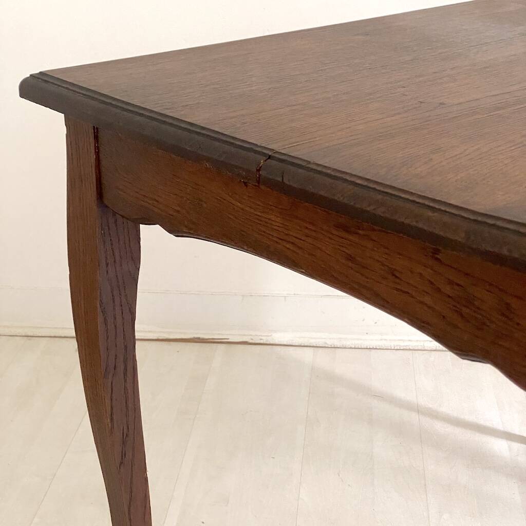 Side table or desk in Louis XV style made of walnut.
