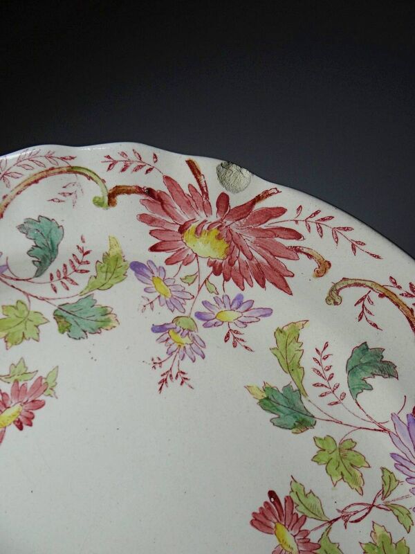 Présentoir sur pied ancien Longchamp Pâquerettes en terre de fer polychrome