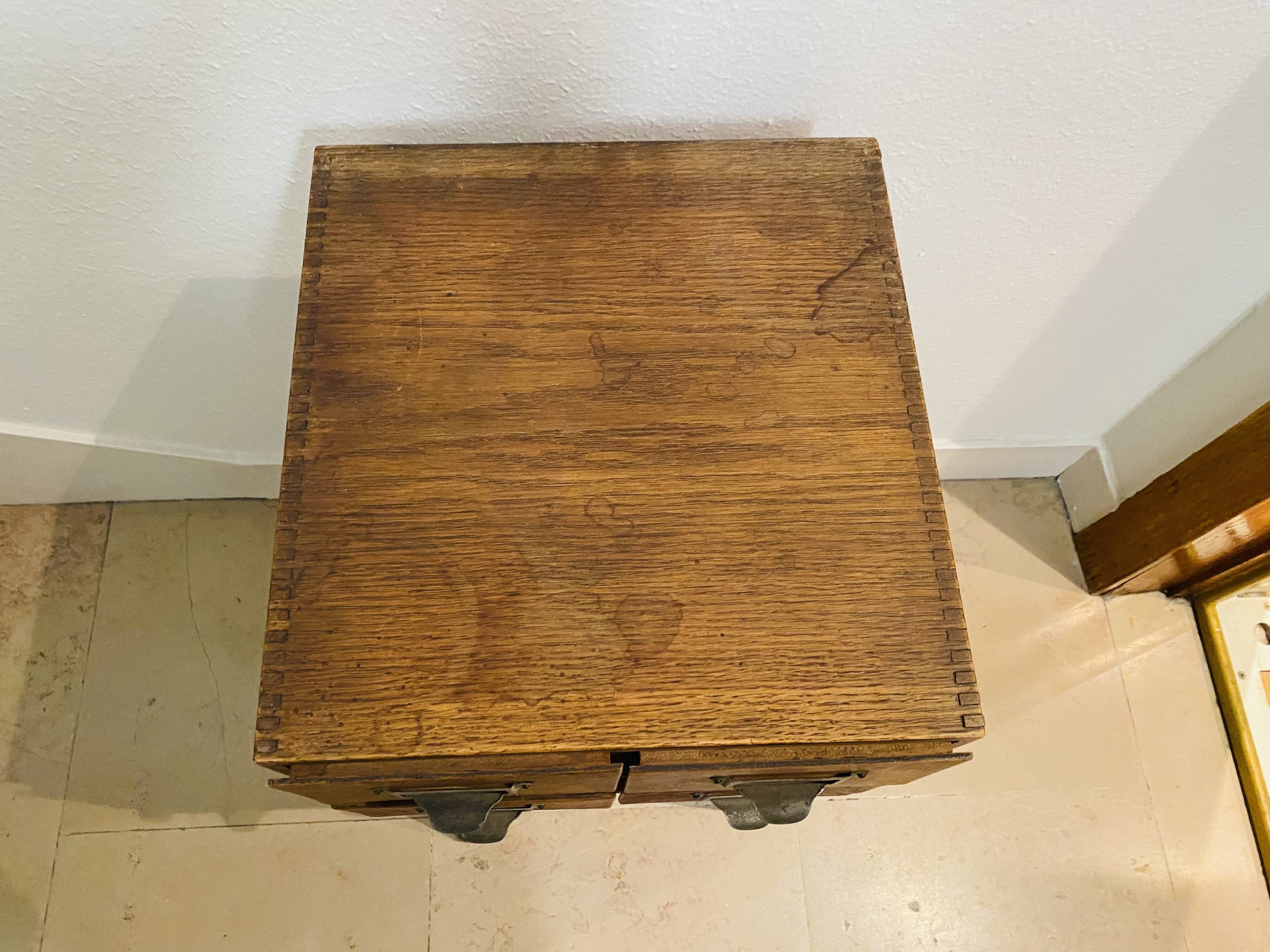 industrial storage unit with drawers to place