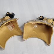 Deux béliers stylisés en céramique émaillée, vintage,  Kasakhstan