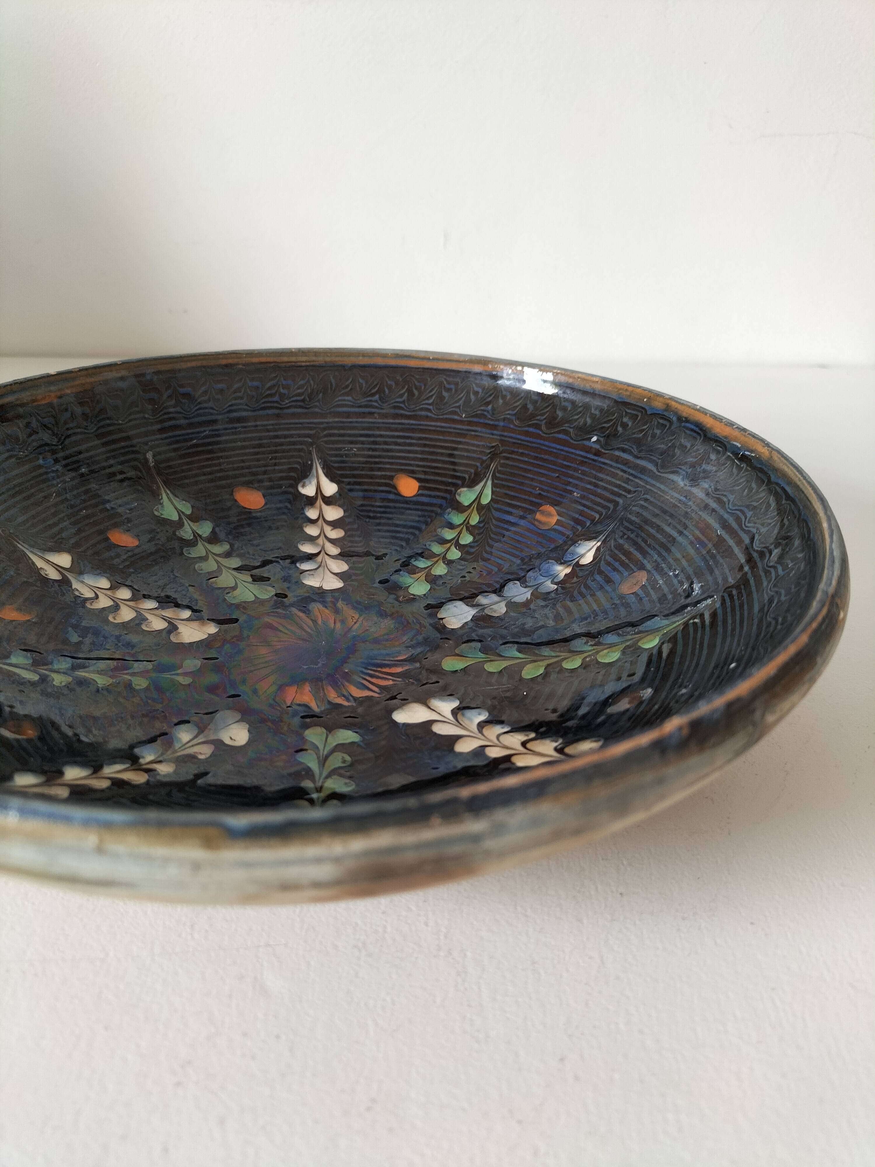 Large handcrafted glazed bowl – radiant floral decoration