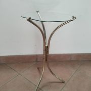 Glass pedestal