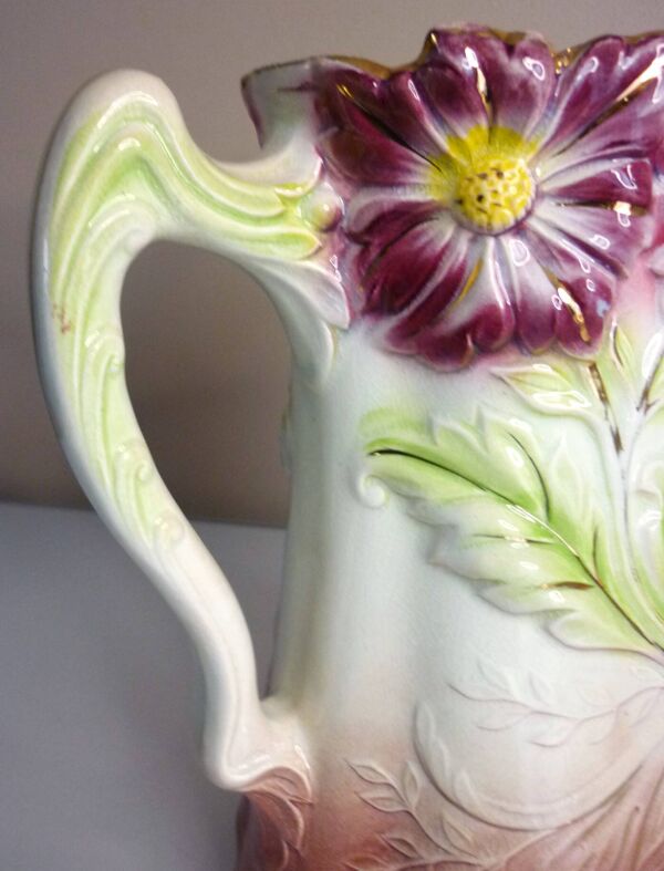 Pichet barbotine, faïencerie Onnaing, céramique art nouveau, modèle n° 790