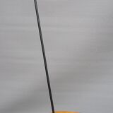 Tripod lamppost with deported tablet