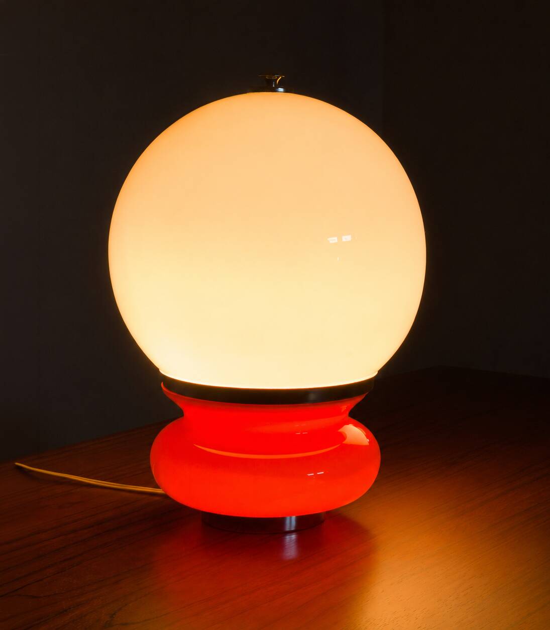 Lampe de table en verre Mazzega Murano de l'ère spatiale attribuée à Carlo Nason, Italie, 1970.