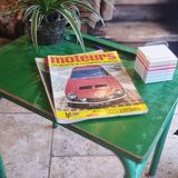 Bureau d'écolier des années 1960 sur peinture verte d'origine