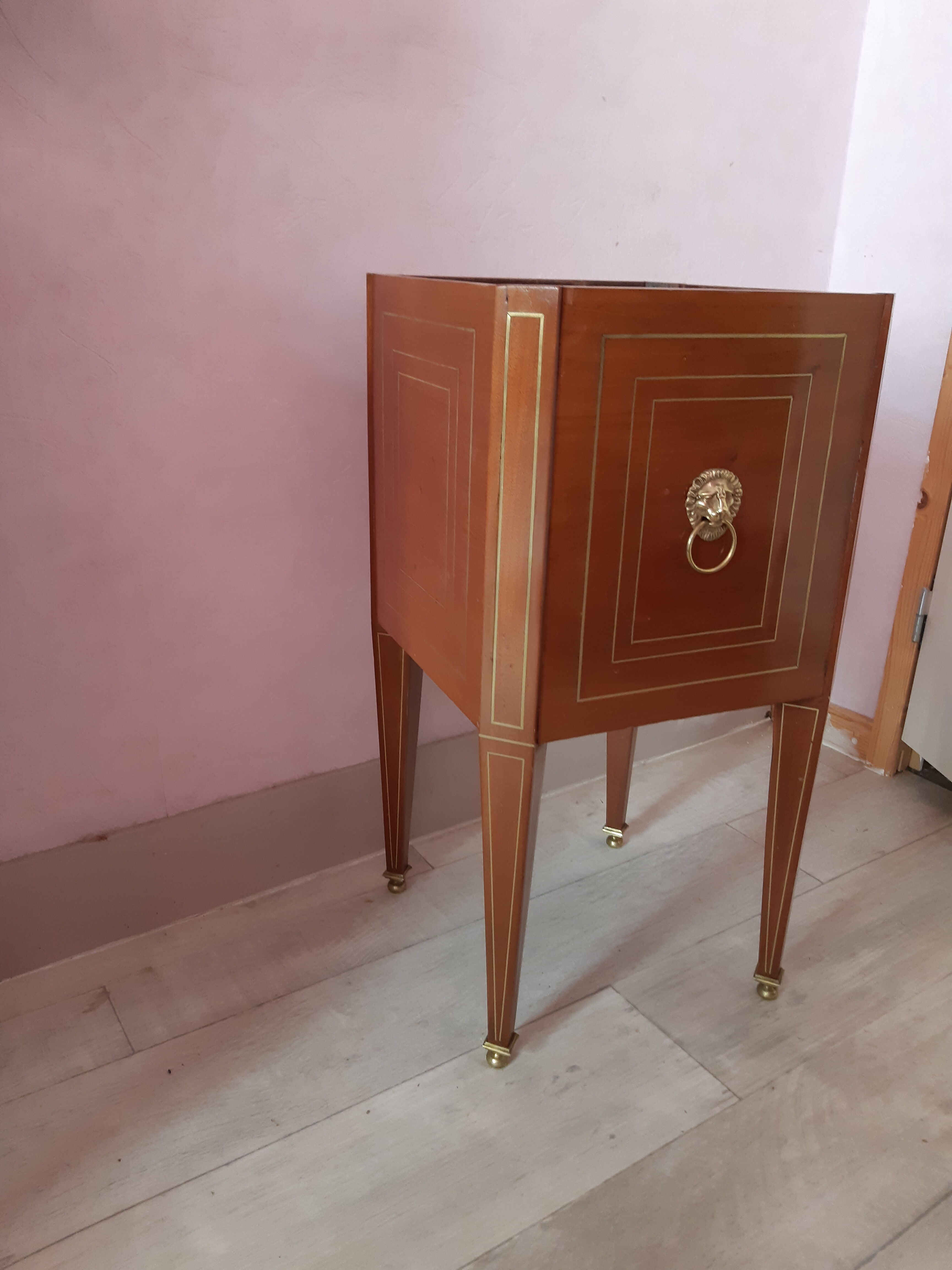 Nineteenth mahogany planter