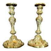 Elegant pair of gilded bronze candlesticks in Louis XV style, 19th century.