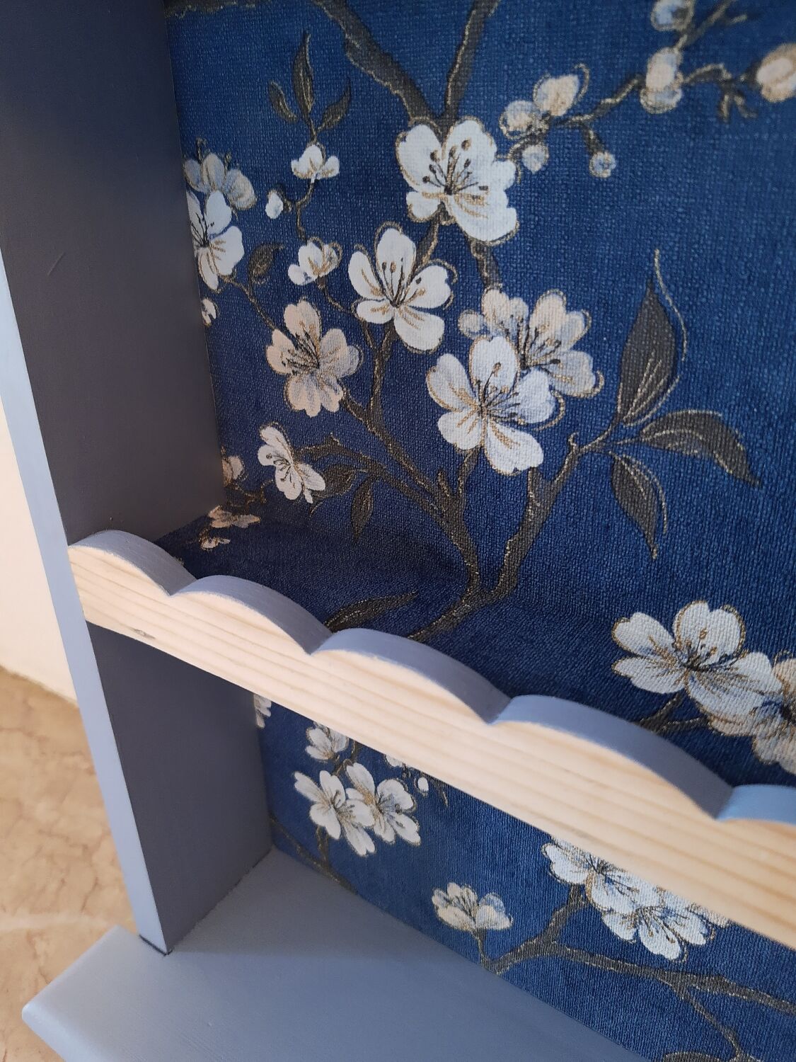 Shelf to put or hang revisited