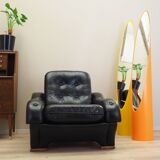Black armchair, Italian design, 1980s, production: Italy