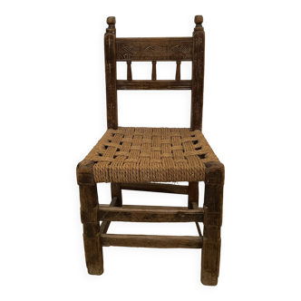 Wood chair and rush cord brutalist style from Queyras