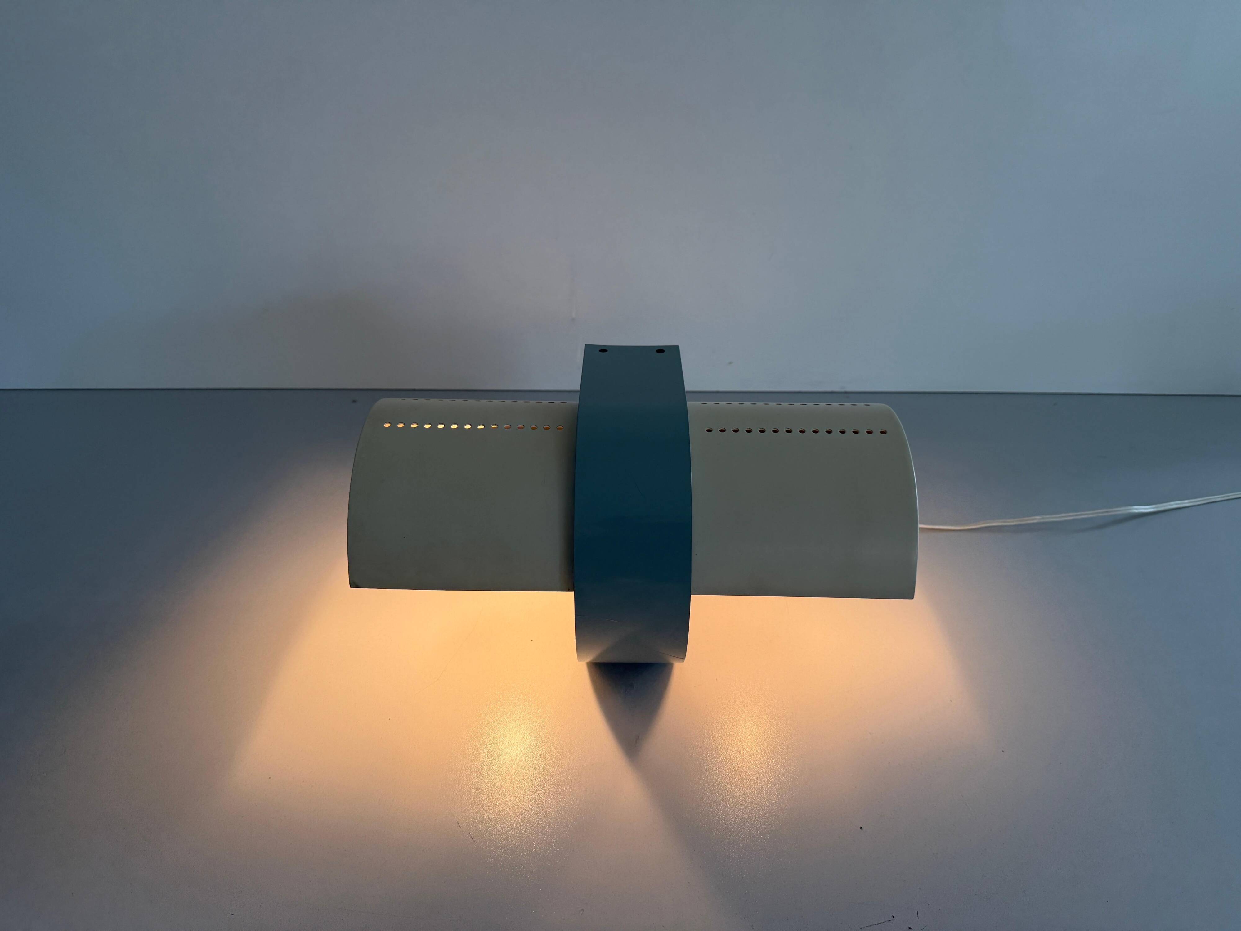 Simple wall light Model No by Eric Gottein for Artemide, 1970s, Italy.
