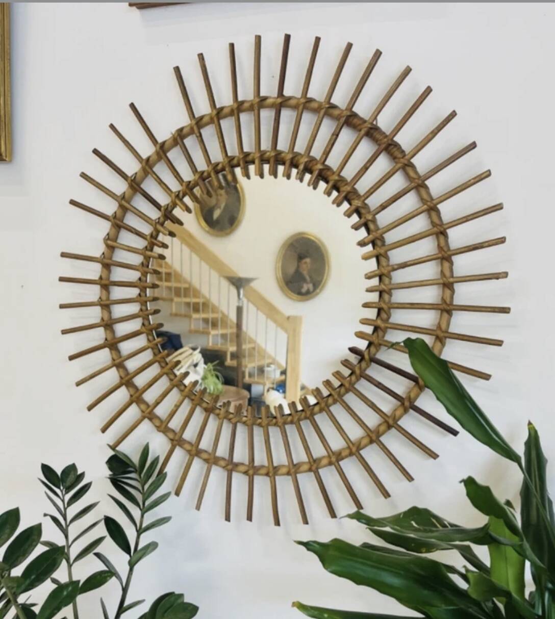 Miroir soleil en rotin tressé, années 60