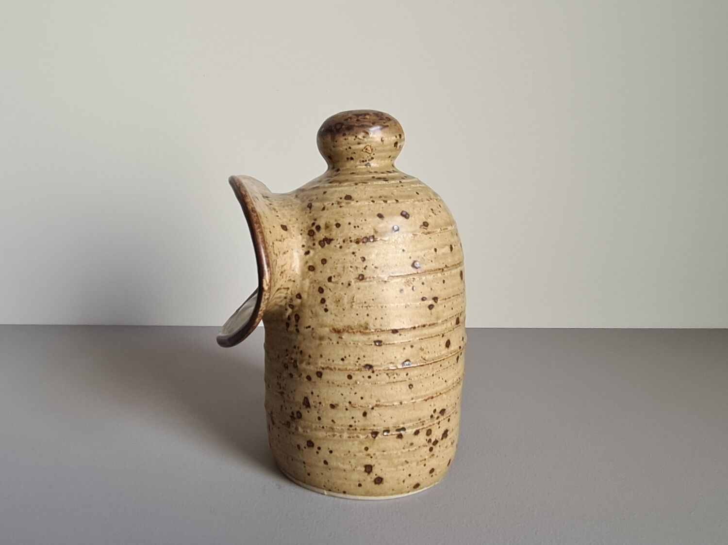 Pyrite stoneware pot