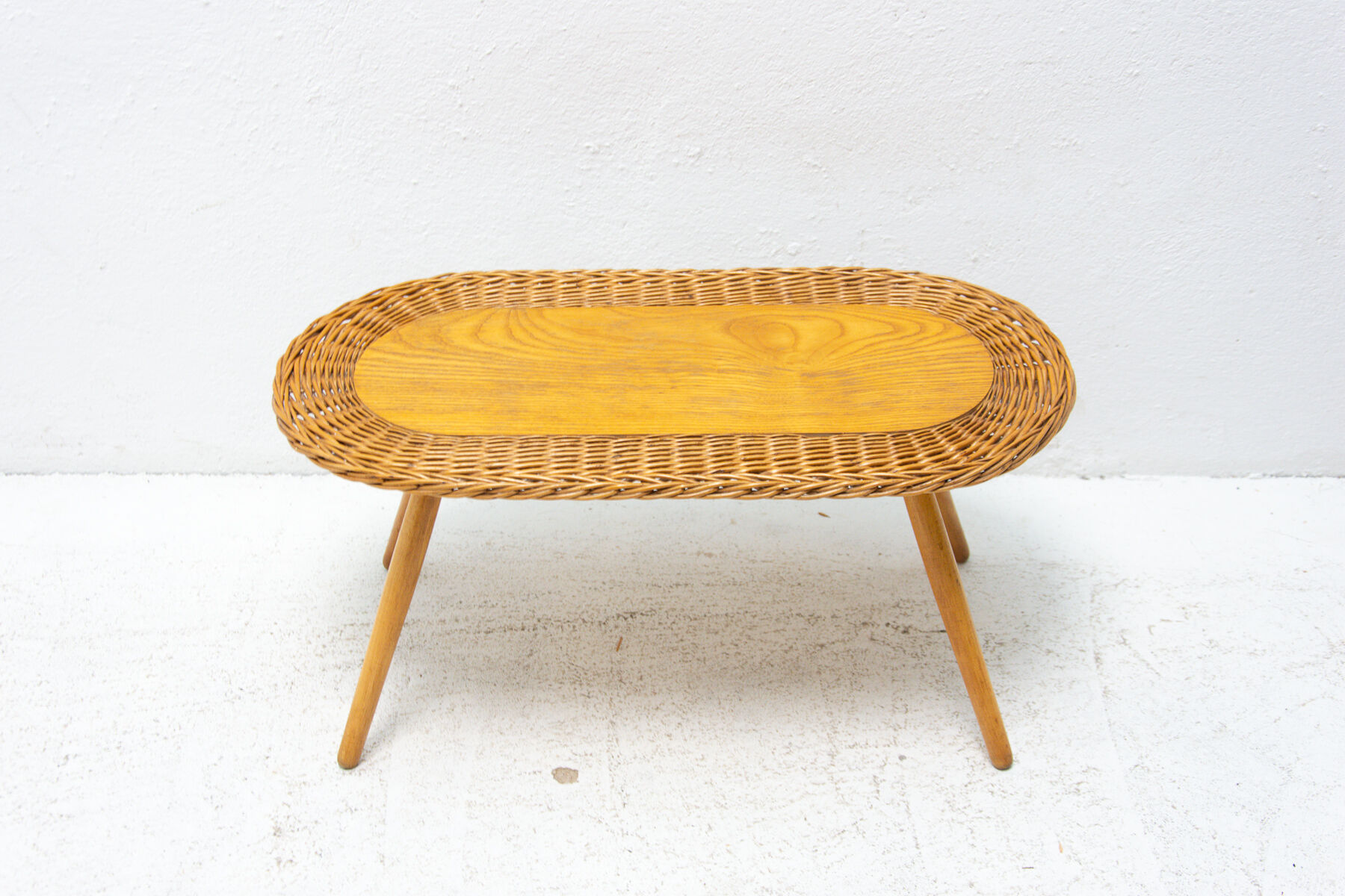 Tabouret en rotin du milieu du siècle par Jan Kalous pour ÚLUV, années 1960, Tchécoslovaquie