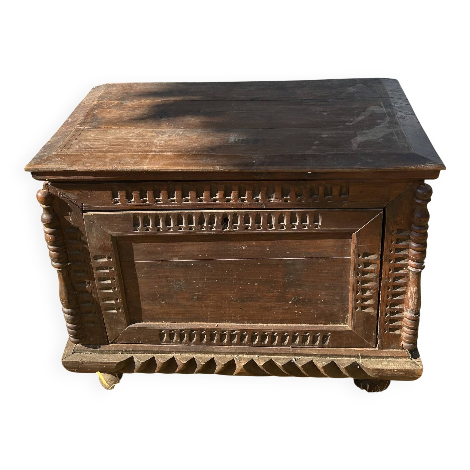 Solid Provençal wooden chest