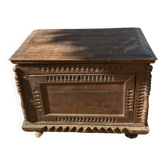 Solid Provençal wooden chest