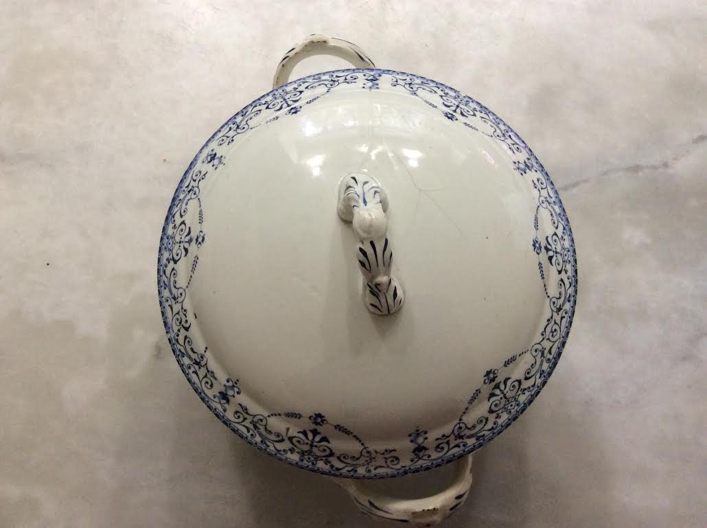 Soupière Terre de Fer model Balzac