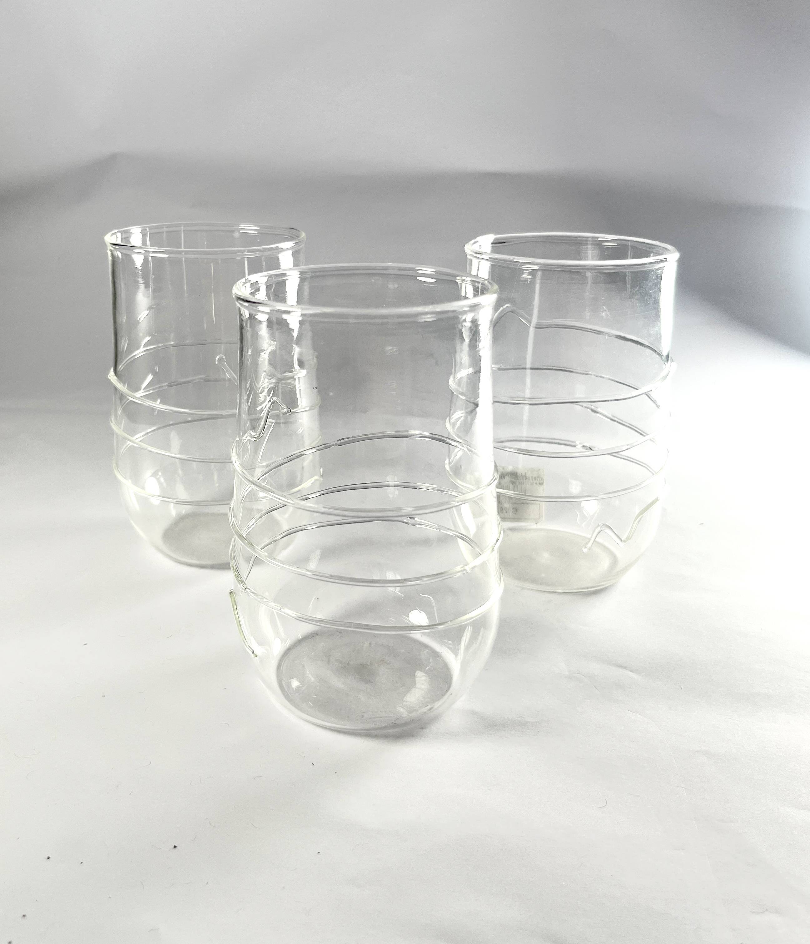 Verres à eau décorés d'une spirale