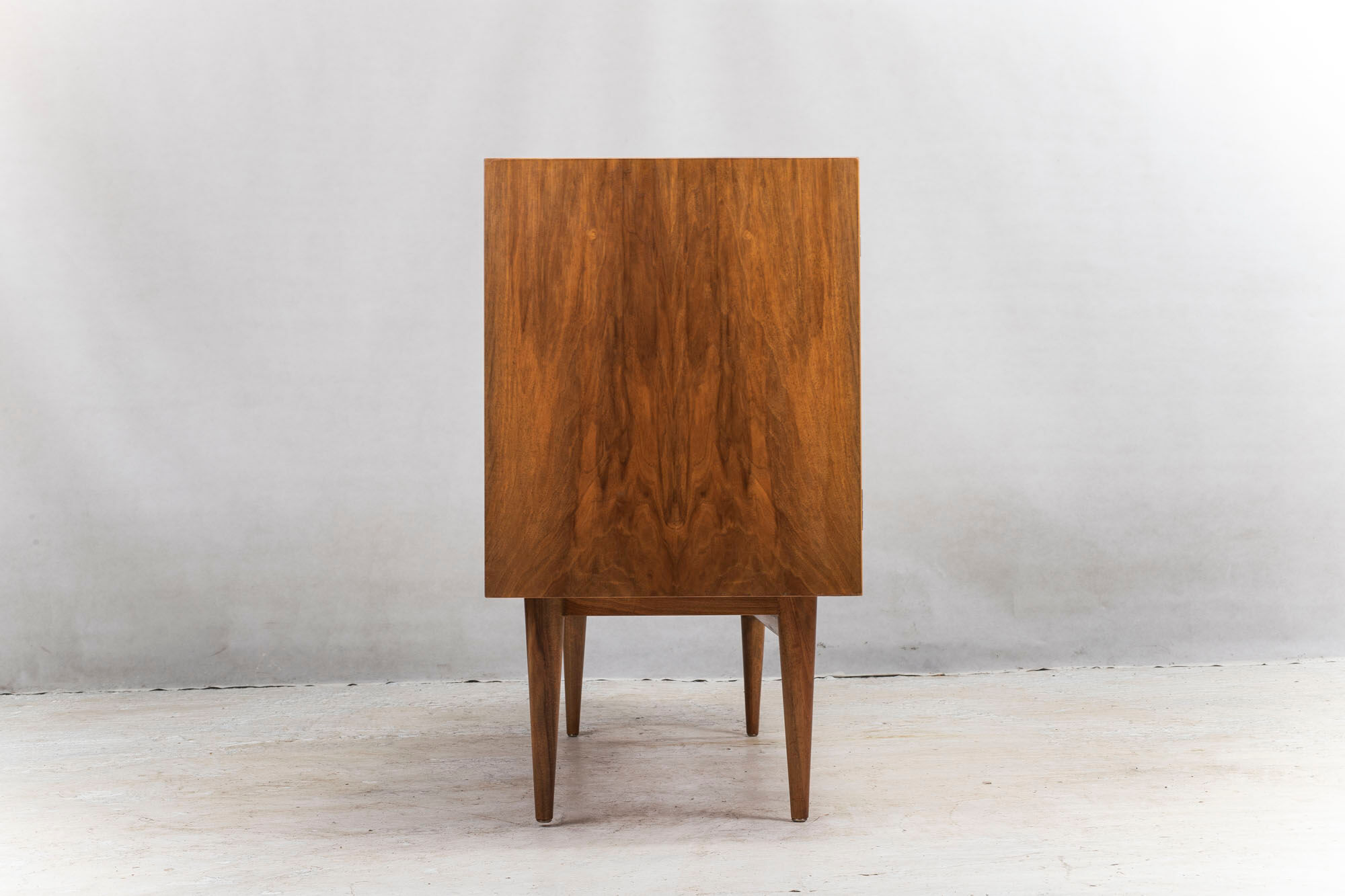 Enfilade en noyer, années 1960