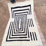 Berber rug in pure wool, size 150 x 250 cm