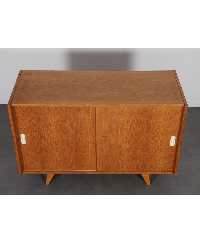 Commode vintage en bois dessinée par Jiri Jiroutek, modèle U-452, 1960
