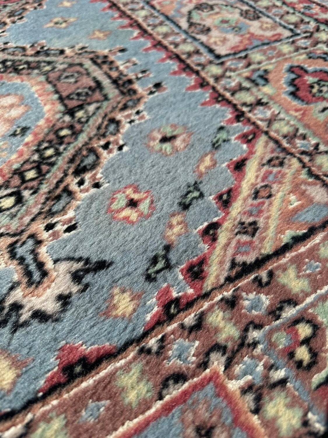 Tapis pakistanais fait main