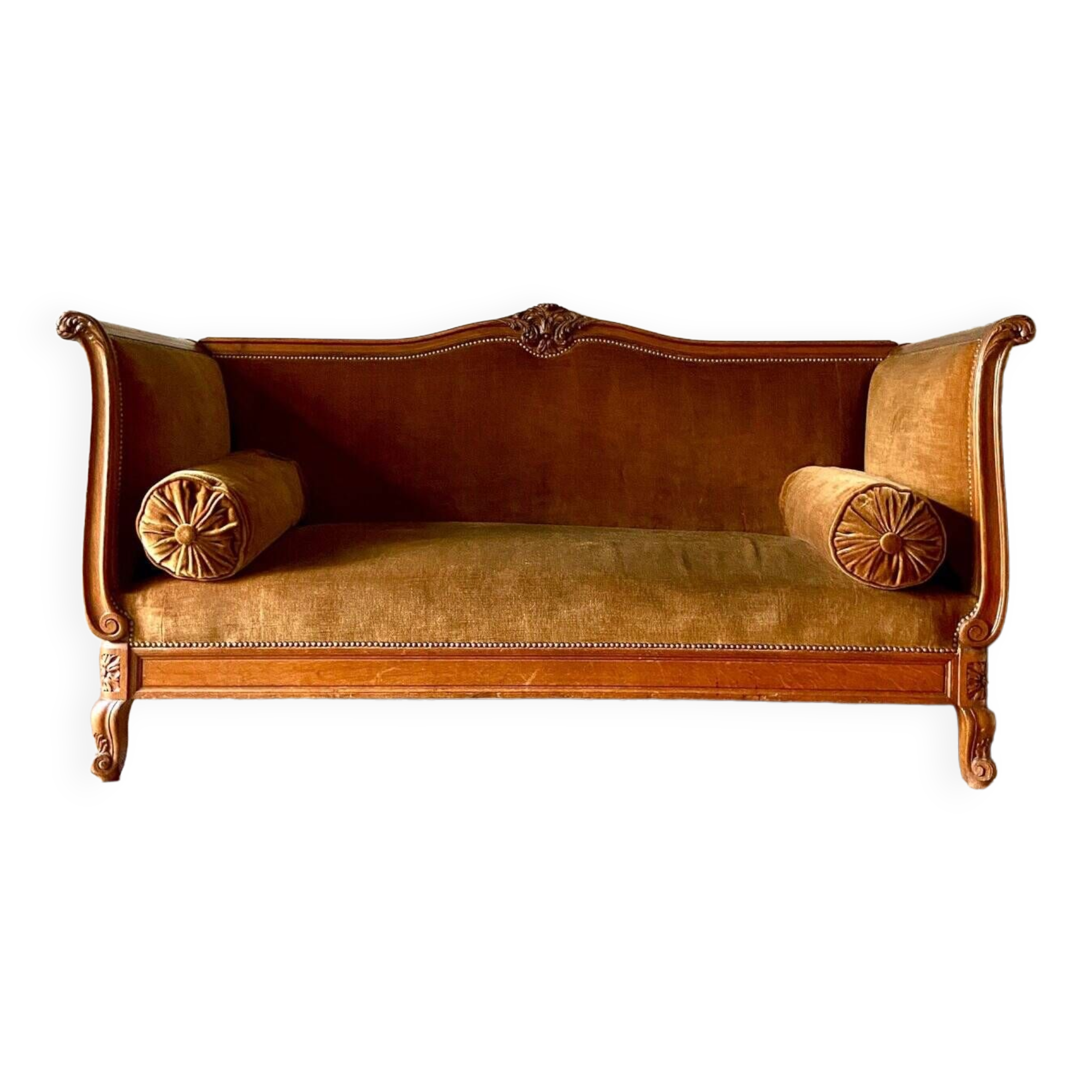Banquette, lit de repos à rouleaux en bois ciselé et velours ocre, milieu XIXème siècle