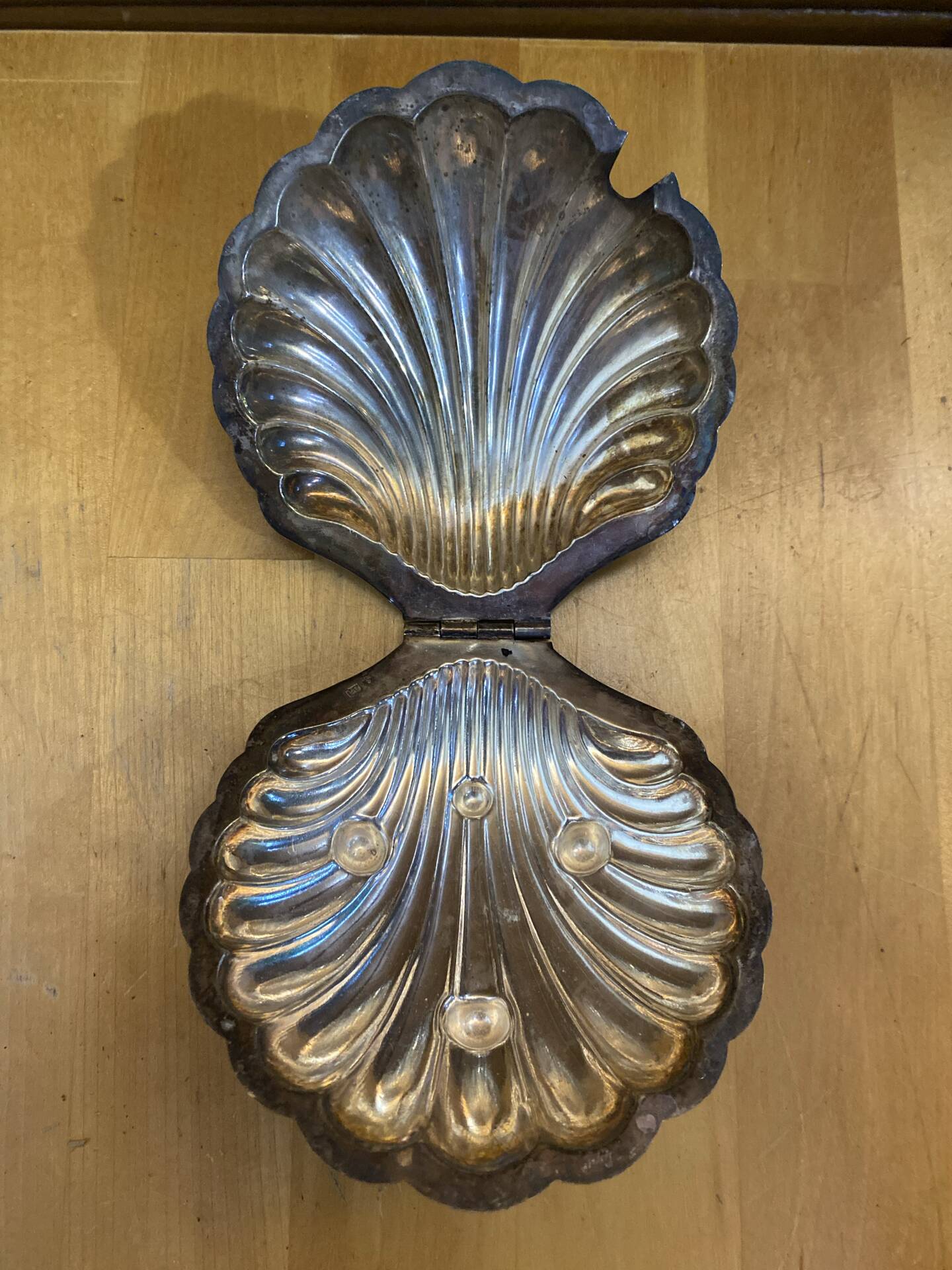 Vintage Silver-Plated Scallop Shell Butter Dish #E160